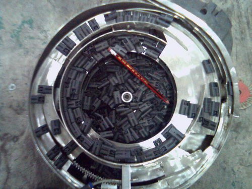 扩大生产效率的首选 接插件振动盘批发及其在电子与电气设备制造中的关键作用